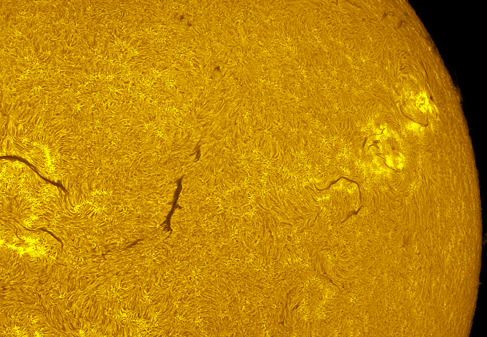 Active region 4513-4517 08/29/26