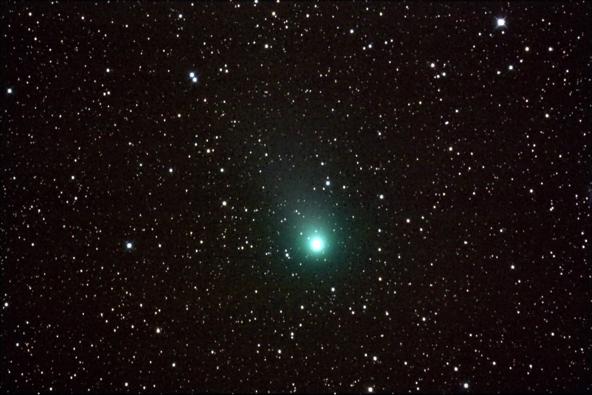 Comet Garradd 2009P1 taken 09/28/11 with a Canon XSi DSLR attached to a Astrotech 8