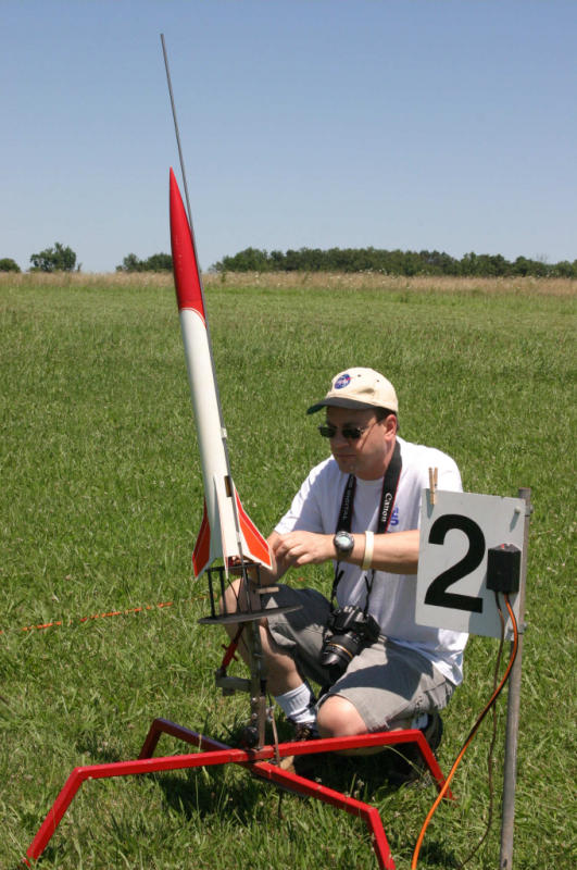 Mike Borman preps his Aerotech Initiator, July, 2008