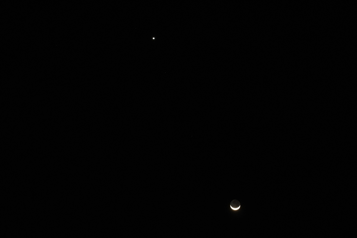The Moon and Venus 02/24/2012