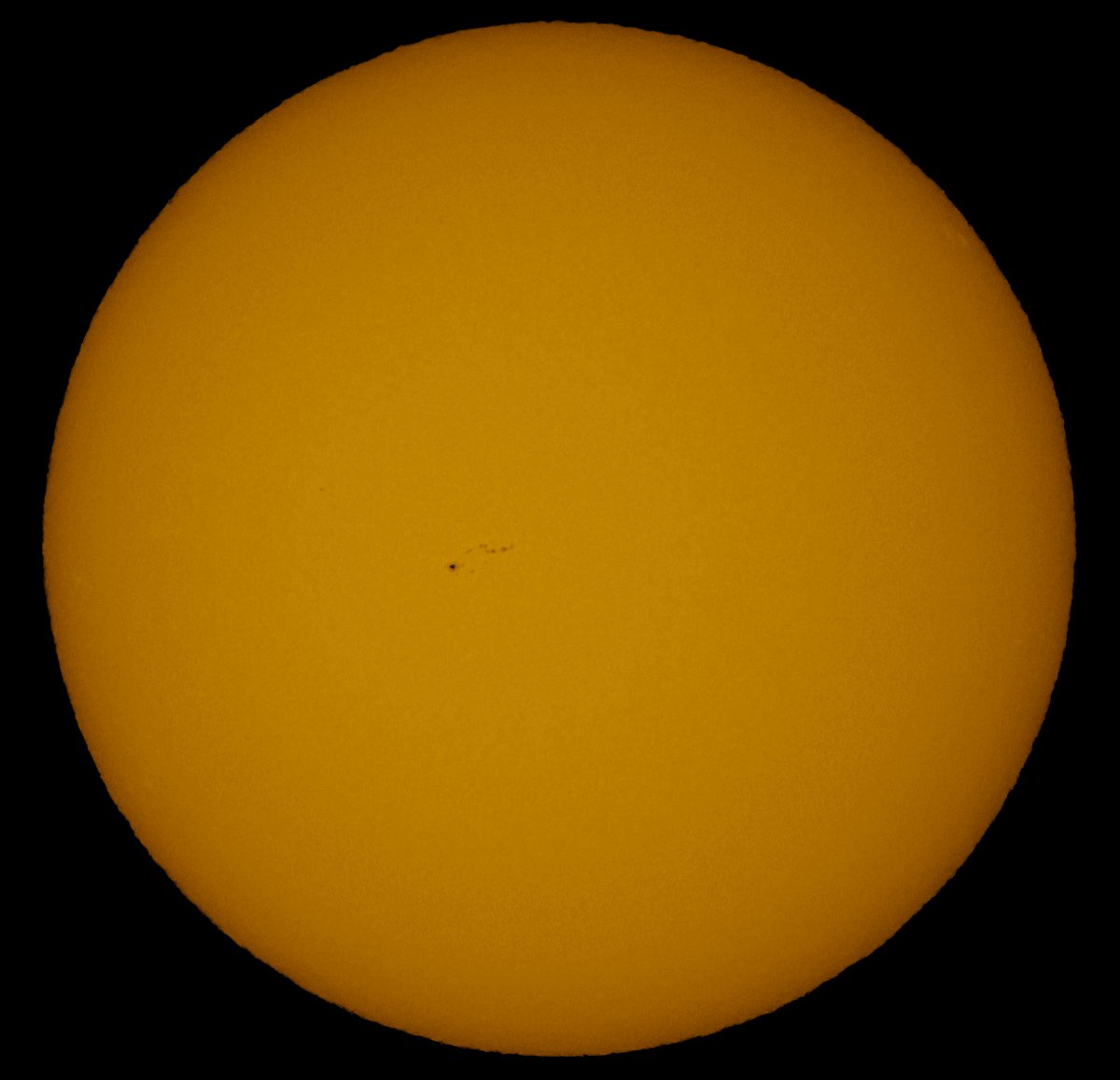 Solar disk in white light with 80mm refractor and Canon 60Da camera 02-27-16