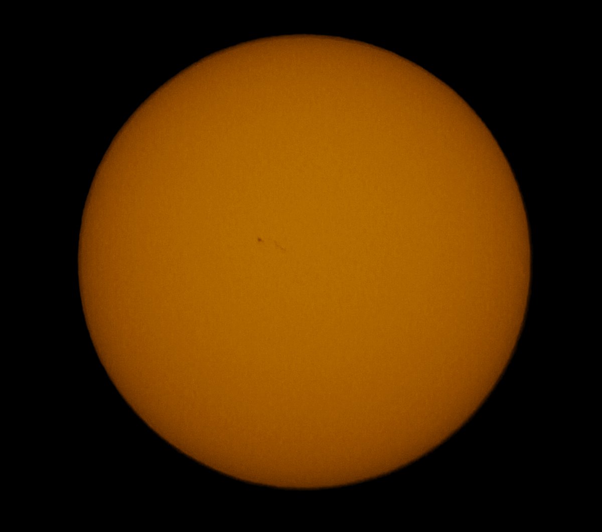 Solar disk in white light with Orion 500mm lens and Canon SL1 02-27-16