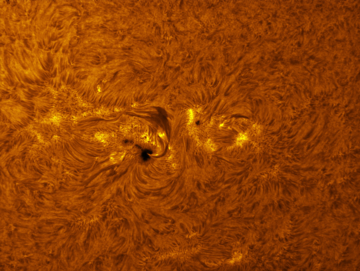 Sunspots 1470 & 1471 in h-alpha 05/05/2012