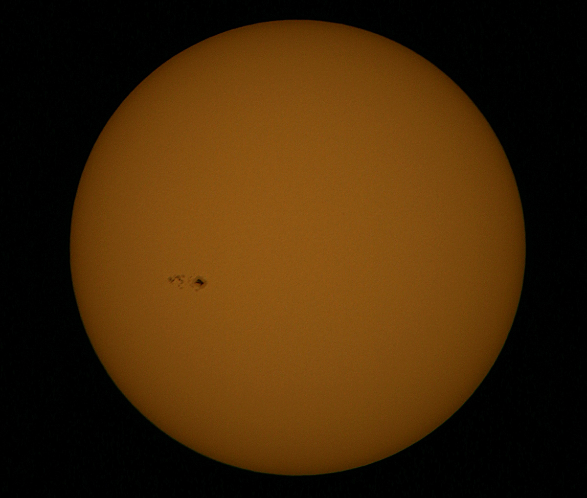 Solar images in h-alpha and white light 07/09/2017